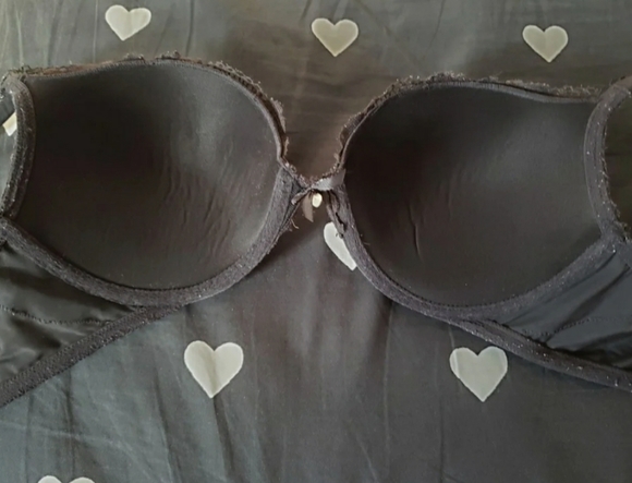 Victoria Secret black lace bra size 36C - Picture 2 of 2